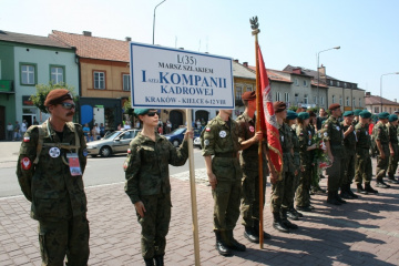 Mundurowi uczestnicy marszu