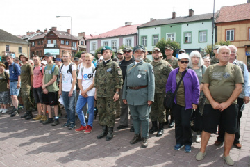 Grupa cywilnych kadrowiczów