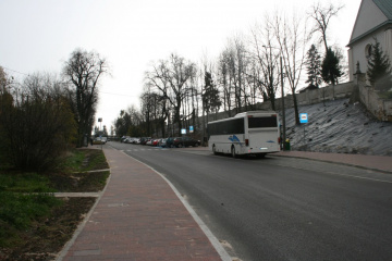 Zatoki autobusowe przy cmentarzu