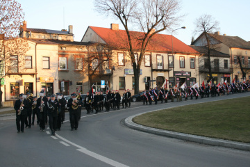 Kolumna uczestników w miechowskim rynku