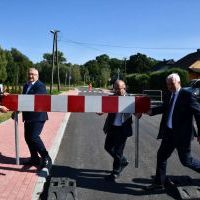 Symboliczne otwarcie drogi powiatowej w Mianocicach z udziałem Ministra Andrzeja Adamczyka