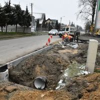 Budowa fragmentu chodnika przy drodze powiatowej w Kozłowie