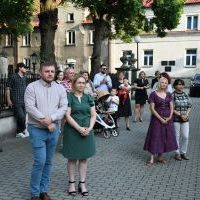 Miłośnicy twórczości Marka Hołdy na jubileuszowym wernisażu w Miechowie