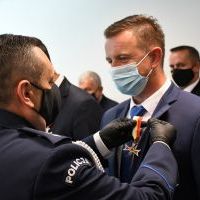 Wicestarosta Paweł Osikowski odznaczony Złotym Medalem za zasługi dla NSZZ Policjantów woj. małopolskiego