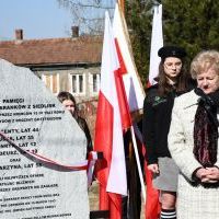 Maria Siniarska w imieniu rodziny ze wzruszeniem dziękuje za upamiętnienie Baranków z Siedlisk