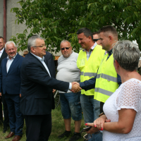 Minister Infrastruktury Andrzej Adamczyk z samorządowcami i mieszkańcami Rogowa