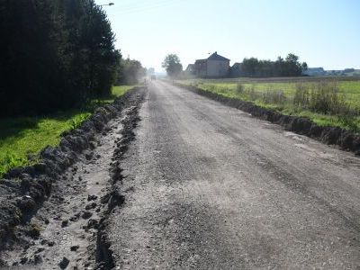 Droga powiatowa w kozłowskim Rogowie w trakcie przebudowy z udziałem Rządowego Funduszu Rozwoju Dróg