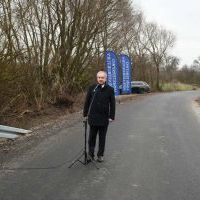 Krzysztof Świerczek, Przewodniczący Rady Powiatu otwiera konferencję otwierającą przebudowaną drogę powiatową w Rogowie