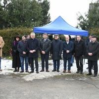 Samorządowcy obecni na inauguracji budowy wiaduktu w Uniejowie Rędziny