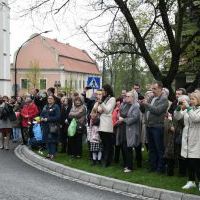 3 Maja 2023 w Miechowie - widzowie podziwiają tańce uczniów ZS Nr 1 i ZS Nr 2