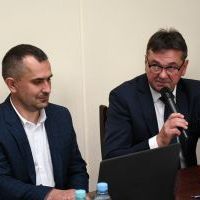 Sprawozdanie drogowe składa Krzysztof Szarek, dyrektor Zarządu Dróg Powiatowych w Miechowie
