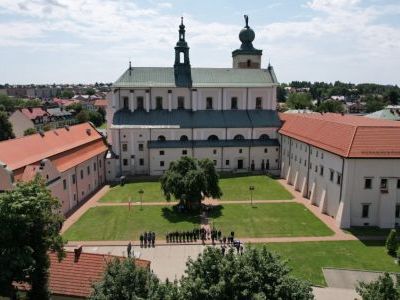 Święto Policji 2023 w Miechowie przy Bazylice Grobu Bożego