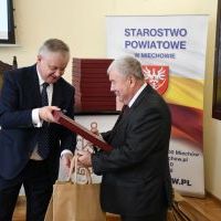 Podziękowania dla Jacka Kobyłki - Starosty Powiatu Miechowskiego kadencji 2018-2024