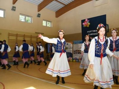 Taneczne rozpoczęcie Dnia Otwartego w miechowskim 