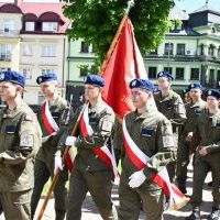 Miechowskie Święto Uchwalenia Konstytucji 3 Maja - młodzież ZS Nr 2 z klasy mundurowej