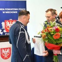 Zastępca komendanta KPP Miechów wita nowego szefa jednostki - insp. Jacka Cholewę