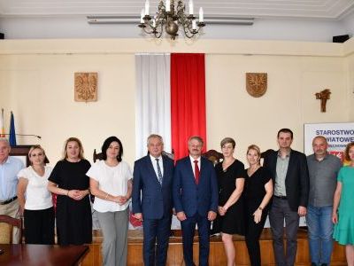 1 sierpnia przedstawiciele gminnych ośrodków kultury wchodzących w skład Powiatu Miechowskiego roboczo spotkali się w celach organizacyjnych Dożynek Powiatowych.