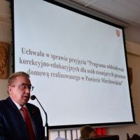 VI Sesja Rady Powiatu Miechowskiego - dyrektor PCPR Janusz Patyna