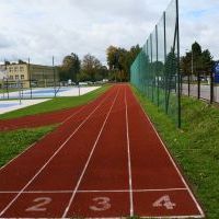 Bieżnia lekkoatletyczna przy ZS nr 2 dostępna dla biegaczy