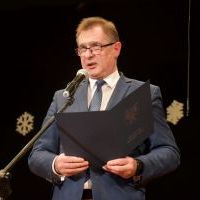 Gala „Ambasador Powiatu Miechowskiego” - Wicestarosta Jerzy Pułka odczytuje list od Sekretarza Stanu Ireneusza Rasia