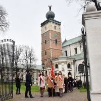 Przed bramą Bazyliki Grobu Bożego w Miechowie