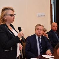 Katarzyna Sowa-Cichecka - dyrektor Stacji Chemiczno-Rolniczej w Kielcach i Krzysztof Świerczek, Przewodniczący Rady Powiatu Miechowskiego